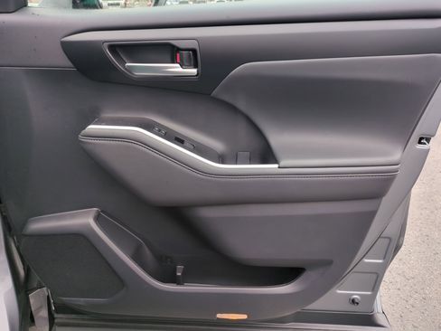 New 2026 Toyota Highlander XLE image 26