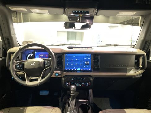 Used 2023 Ford Bronco Wildtrak image 33