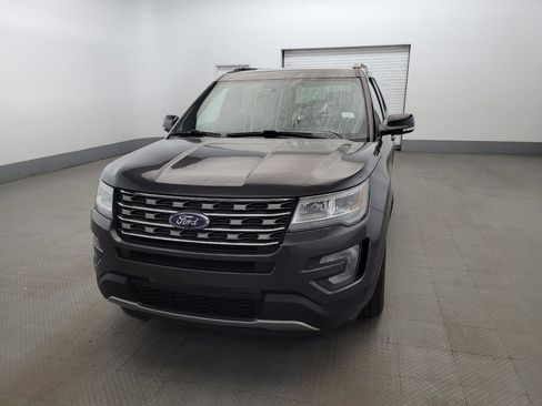 Used 2017 Ford Explorer XLT w/ Equipment Group 202A FWD image 15