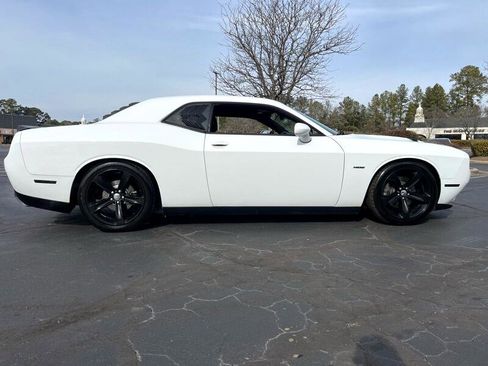 Used 2015 Dodge Challenger R/T w/ Quick Order Package 22B R/T image 8