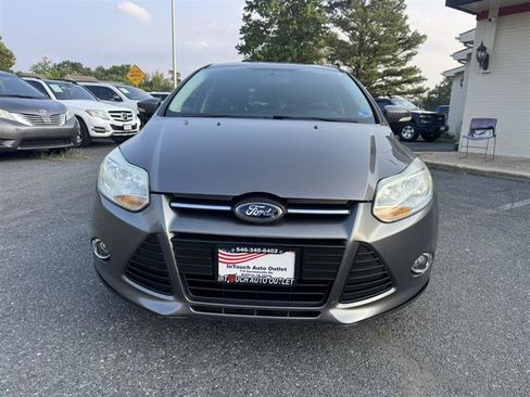 Used 2014 Ford Focus SE w/ Equipment Group 201A FWD image 2