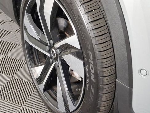 Certified 2024 Volvo XC40 B5 Ultimate w/ Protection Package Premier AWD/4WD image 6