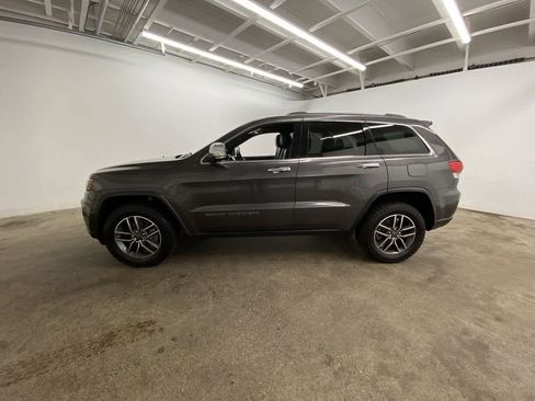 Used 2019 Jeep Grand Cherokee Limited w/ Luxury Group II image 3