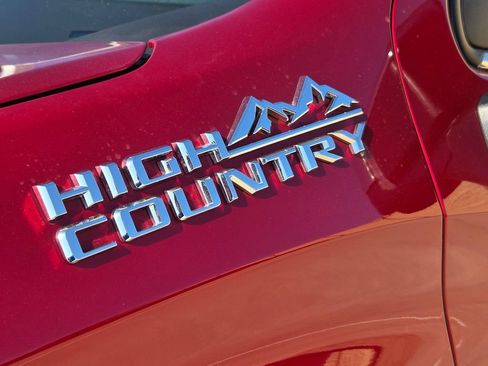 Used 2025 Chevrolet Silverado 1500 High Country w/ Technology Package AWD/4WD image 22
