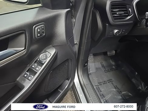 Used 2022 Ford Escape SEL w/ Technology Package image 27