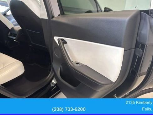 Used 2021 Tesla Model Y Long Range AWD/4WD image 40