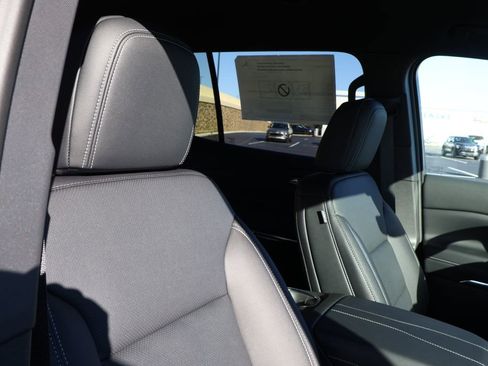 New 2026 Chevrolet Traverse LT image 40