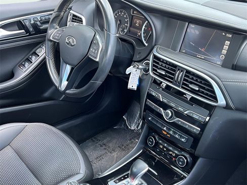 Used 2019 INFINITI QX30 Premium w/ Navigation Package image 15