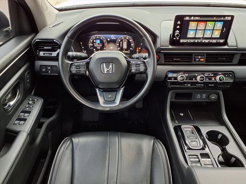 Used 2023 Honda Pilot Elite image 3