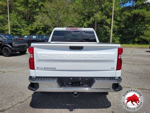 Used 2023 Chevrolet Silverado 1500 LT AWD/4WD image 4