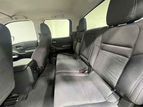 Used 2023 Nissan Frontier SV image 21