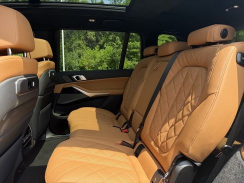 Used 2026 BMW X7 xDrive40i w/ M Sport Package image 22