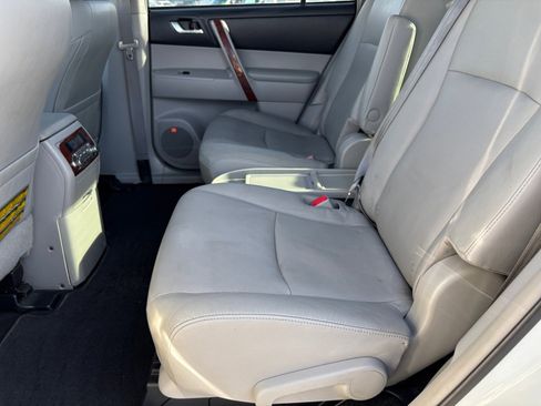 Used 2013 Toyota Highlander Limited image 17