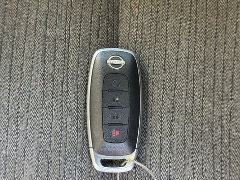 Used 2023 Nissan Rogue SV FWD image 25