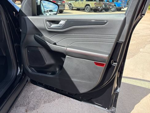 Used 2025 Ford Escape ST-Line Select AWD/4WD image 25