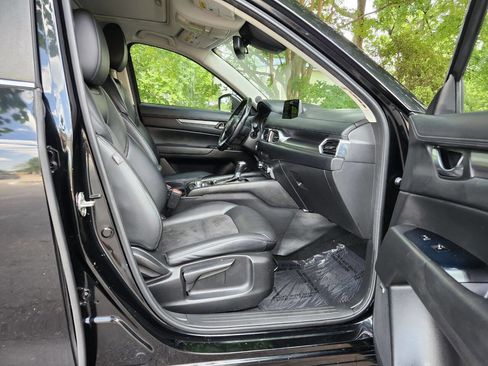 Used 2018 MAZDA CX-5 Touring w/ Preferred Equipment Package FWD image 4