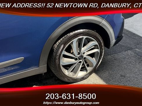 Used 2017 Kia Niro Touring w/ Advanced Technology Package FWD image 9