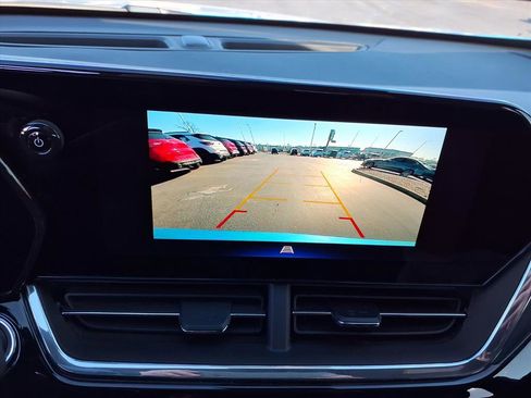 Used 2025 Chevrolet Trax RS w/ Driver Confidence Package image 6