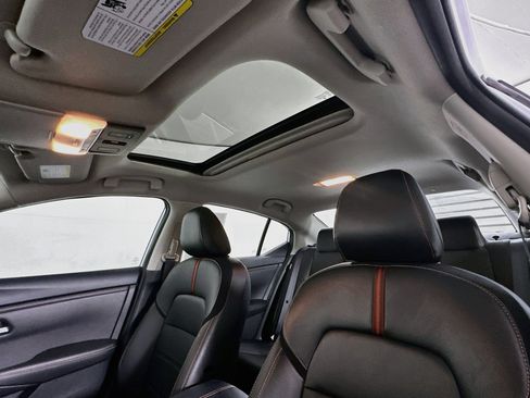 Used 2023 Nissan Sentra SR w/ SR Premium Package FWD image 27