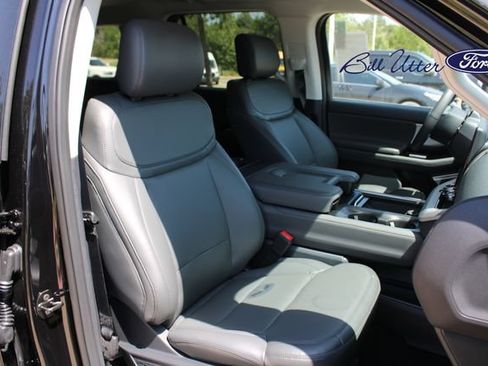 New 2027 Ford Expedition Active RWD image 7
