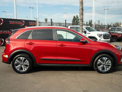 Used 2022 Kia Niro EX image 13