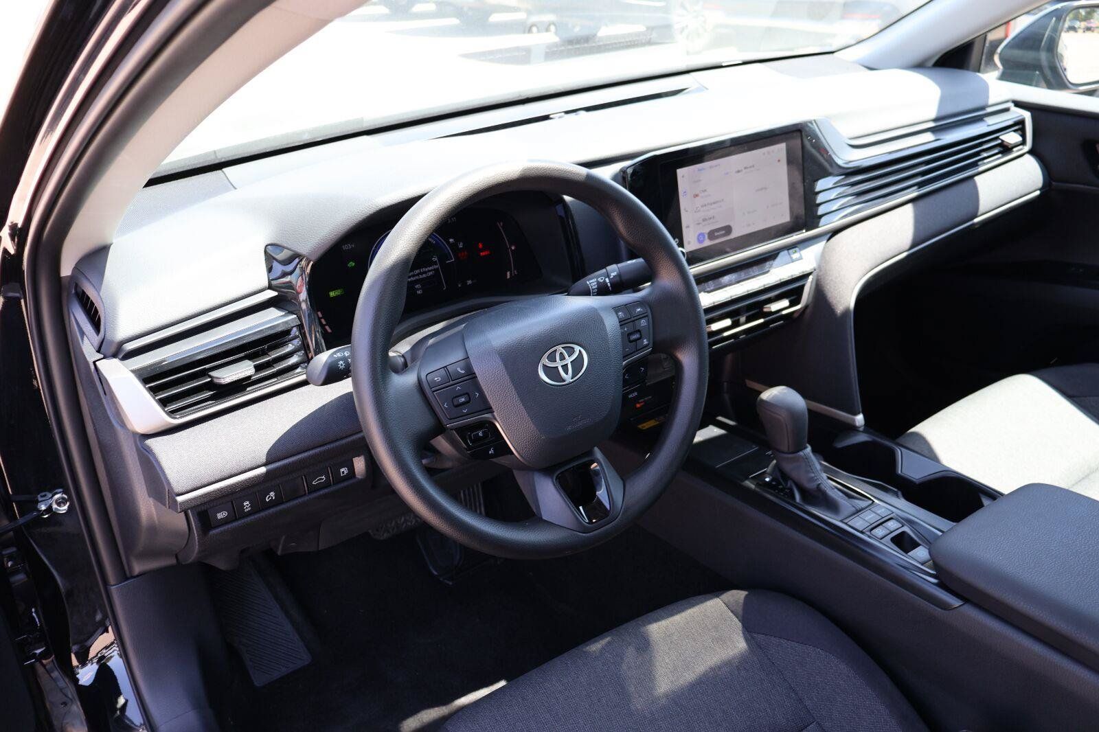 Used 2026 Toyota Camry LE FWD image 18