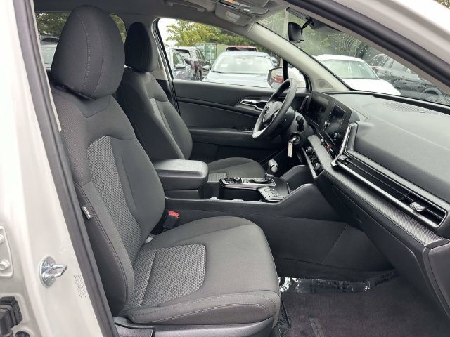 Used 2024 Kia Sportage LX AWD/4WD image 6