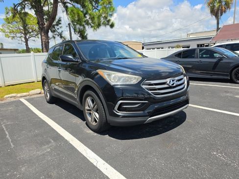Used 2017 Hyundai Santa Fe Sport FWD image 2