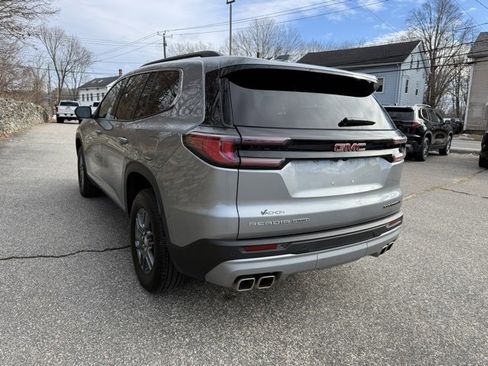 Used 2025 GMC Acadia Elevation image 3