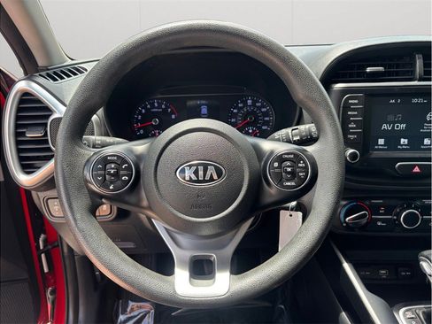 Used 2020 Kia Soul LX FWD image 18