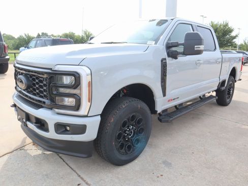 New 2026 Ford F250 Lariat w/ Black Appearance Package image 12