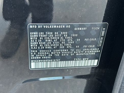 New 2025 Volkswagen ID. Buzz Pro S RWD image 26