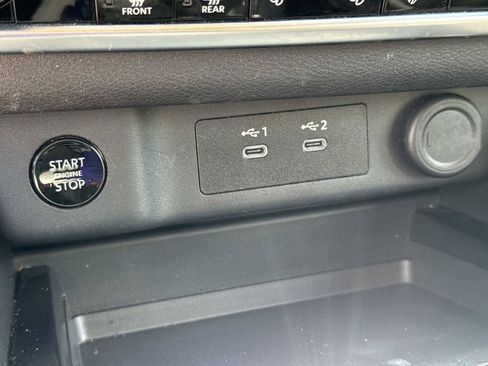 Certified 2024 Nissan Rogue SV FWD image 27