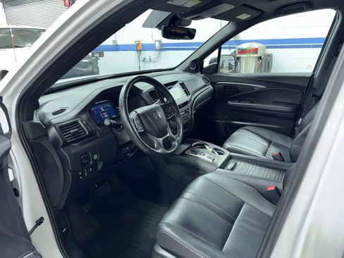 Certified 2023 Honda Passport TrailSport image 30