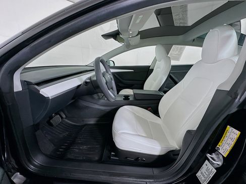 Used 2023 Tesla Model 3 Standard Range image 13