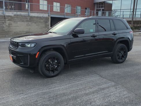 New 2026 Jeep Grand Cherokee Altitude AWD/4WD image 3