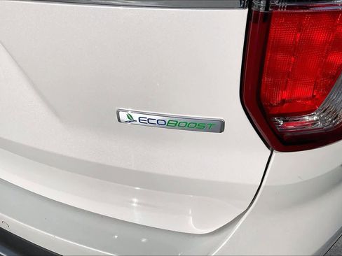 Used 2016 Ford Explorer Limited w/ Equipment Group 301A image 9