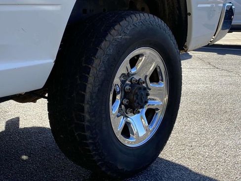 Used 2017 RAM 2500 Tradesman w/ Chrome Appearance Group image 11