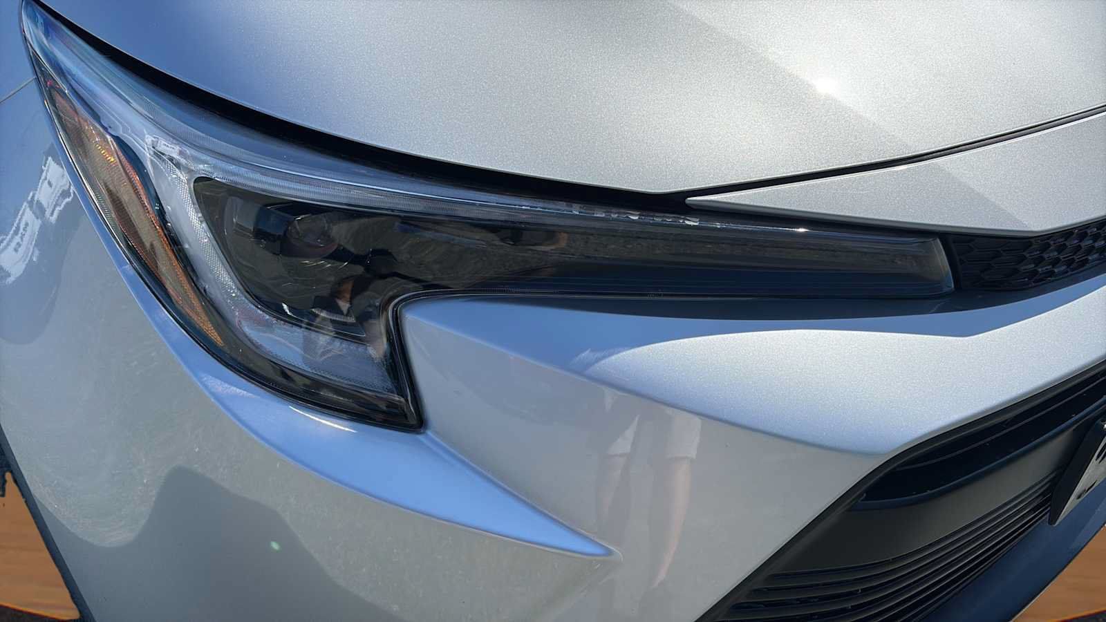 Used 2025 Toyota Corolla LE FWD image 26
