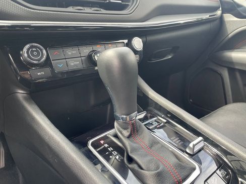 Used 2025 Jeep Compass Trailhawk image 40