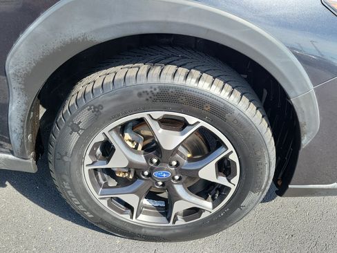 Used 2019 Subaru Crosstrek 2.0i Premium w/ Moonroof Package AWD/4WD image 8
