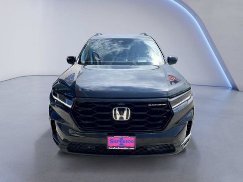Certified 2025 Honda Pilot Black Edition image 4