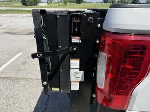 Used 2019 Ford F250 XL w/ Power Equipment Group AWD/4WD image 15