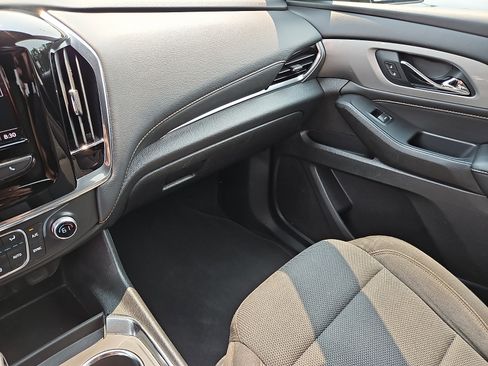 Used 2021 Chevrolet Traverse LS FWD image 24