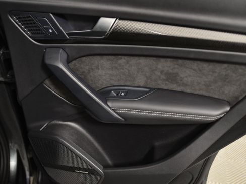 Used 2018 Audi SQ5 Prestige w/ Prestige Package image 22