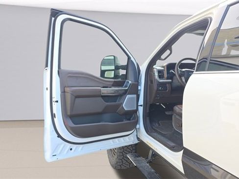 Used 2025 Ford F450 King Ranch w/ FX4 Off-Road Package image 14