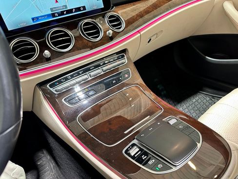 Used 2022 Mercedes-Benz E 350 E 350 4MATIC AMG Line image 11