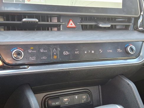 Certified 2023 Kia Sportage X-Line w/ X-Line Premium Package image 16