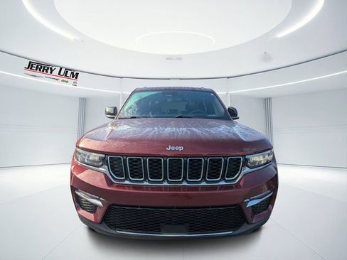 Used 2024 Jeep Grand Cherokee Limited image 7