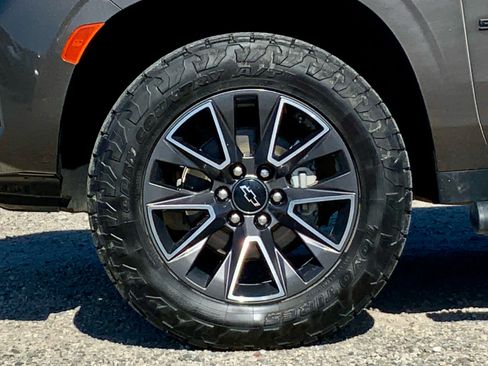 Used 2021 Chevrolet Suburban Z71 AWD/4WD image 14